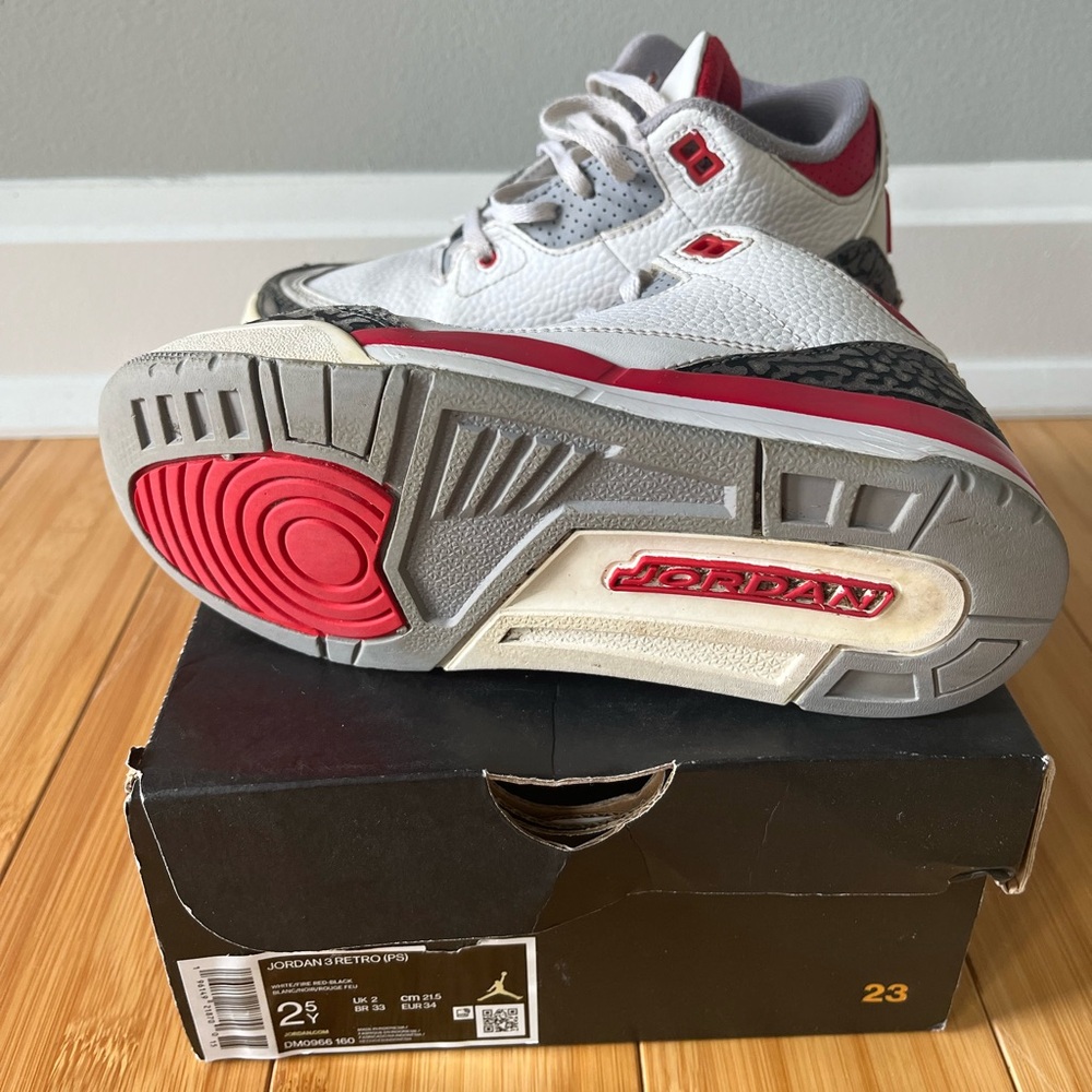 Jordan Retro 3 - Size 2.5